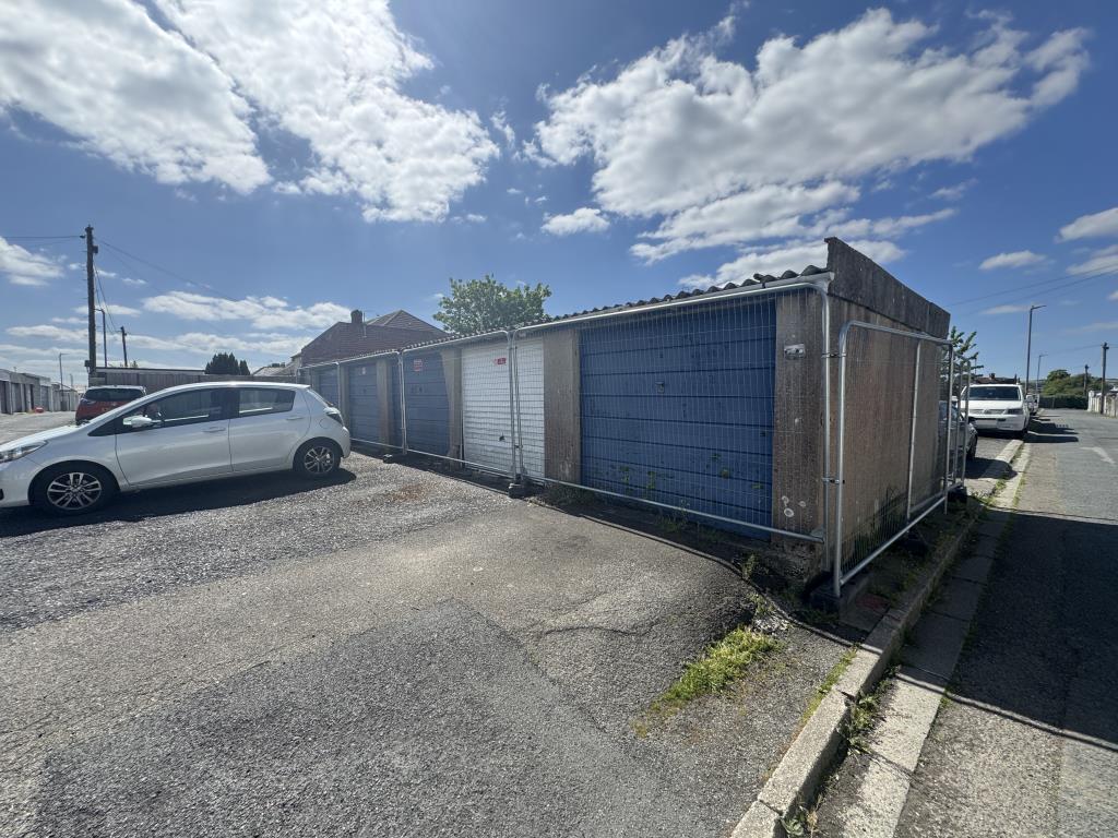 Lot: 163 - NINE FREEHOLD GARAGES - Side view of garages 2-5